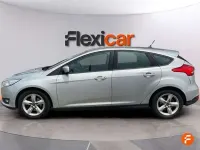 Usado Ford Focus Trend 125 CV (91 kW) 2018 Gris Utilitario