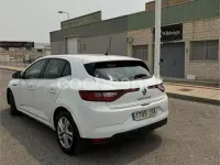 Usado Renault Mégane IV Life 90 CV (66 kW) 2017 Blanco Berlina
