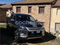 Usado Mitsubishi L200 150 CV (110 kW) 2021 Gris / plata Pickup/Camioneta