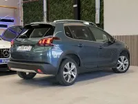 Usado Peugeot 2008 Allure 120 CV (88 kW) 2019 Azul SUV