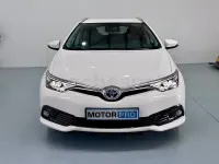 Usado Toyota Auris Hybrid 136 CV (100 kW) 2017 Blanco Familiar
