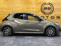 Usado Toyota Yaris Hybrid Plus 116 CV (85 kW) 2021 Gris Berlina