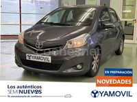 Usado Toyota Yaris Active 90 CV (66 kW) 2013 Gris Berlina