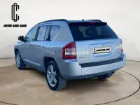 Usado Jeep Compass Limited 140 CV (102 kW) 2006 Gris / plata SUV