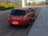 Usado Opel Astra Enjoy 90 CV (66 kW) 2005 Rojo Berlina