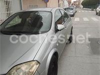 Usado Nissan Primera Acenta 109 CV (80 kW) 2004 Gris / plata Berlina