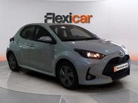 Usado Toyota Yaris Hybrid Active 116 CV (85 kW) 2024 Blanco Berlina