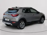 Usado Kia Stonic 120 CV (88 kW) 2023 SUV