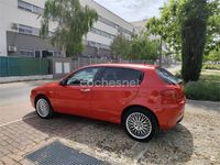 Usado Alfa Romeo 147 105 CV (77 kW) 2007 Rojo Utilitario