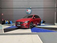 Usado Mercedes B180 136 CV (100 kW) 2021 Rojo Monovolumen