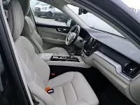 Usado Volvo XC60 Momentum 197 CV (144 kW) 2022 Negro SUV