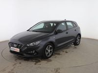 Usado Hyundai i30 120 CV (88 kW) 2022 Gris Berlina