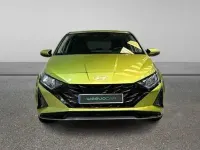 Usado Hyundai i20 100 CV (73 kW) 2024 Verde Utilitario