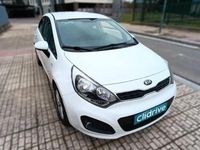 Usado Kia Rio 85 CV (62 kW) 2013 Blanco Berlina