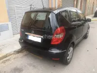 Usado Mercedes A180 116 CV (85 kW) 2009 Negro Monovolumen