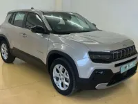 Usado Jeep Avenger Altitude 110 CV (80 kW) 2025 Gris SUV