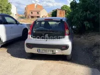 Usado Peugeot 107 Urban Move 54 CV (39 kW) 2007 Gris / plata Utilitario
