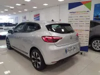 Usado Renault Clio LIMITED 91 CV (66 kW) 2021 Plateado Utilitario