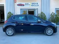 Usado Peugeot 208 Allure 82 CV (60 kW) 2017 Negro Utilitario