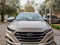 Usado Hyundai Tucson Style 141 CV (103 kW) 2018 Gris / plata SUV