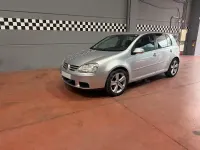Usado VW Golf IV Trendline 105 CV (77 kW) 2006 Gris / plata Berlina