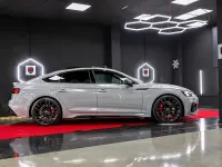 Usado Audi RS5 Sportback Competition 450 CV (330 kW) 2023 Gris / plata Berlina