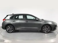 Usado Hyundai i30 110 CV (80 kW) 2022 Gris Berlina
