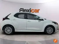 Usado Toyota Yaris Active 116 CV (85 kW) 2023 Blanco Utilitario