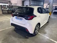 Usado Toyota Yaris Active 116 CV (85 kW) 2025 Blanco Utilitario