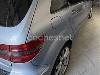 Usado Mercedes B200 140 CV (102 kW) 2008 Gris / plata Monovolumen
