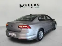 Usado VW Passat 122 CV (89 kW) 2021 Gris / plata Berlina