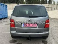 Usado VW Touran Conceptline 105 CV (77 kW) 2006 Gris / plata Monovolumen