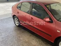 Usado Seat Leon Sport 110 CV (80 kW) 2000 Granate Utilitario