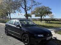 Usado Seat Leon Sport 110 CV (80 kW) 2003 Negro Berlina