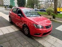 Usado Seat Ibiza Reference 75 CV (55 kW) 2016 Rojo Berlina