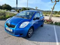 Usado Toyota Yaris Sol 87 CV (63 kW) 2007 Azul Utilitario
