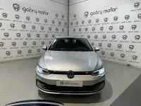 Usado VW Golf VIII Life 115 CV (84 kW) 2022 Gris / plata Berlina