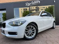 Usado BMW 118 Sport Line 143 CV (105 kW) 2012 Blanco Utilitario