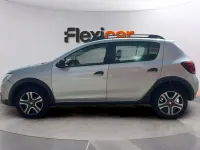 Usado Dacia Sandero Comfort 95 CV (69 kW) 2019 Gris Utilitario