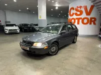 Usado Volvo V40 Kinetic 122 CV (89 kW) 2004 Gris / plata Familiar