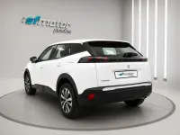 Usado Peugeot 2008 Active 130 CV (95 kW) 2023 Blanco SUV