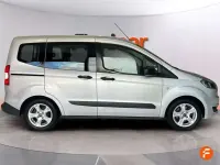 Usado Ford Tourneo Courier Ambiente 102 CV (75 kW) 2017 Gris Monovolumen