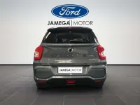 Usado SsangYong XLV 162 CV (119 kW) 2021 Gris SUV