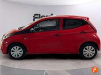 Używany Toyota Aygo X-play 72 KM (52 kW) 2022 Czerwony Hatchback
