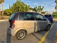 Usado Lancia Musa 95 CV (69 kW) 2009 Gris / plata Monovolumen