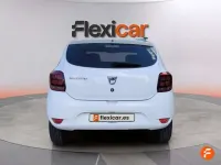 Usado Dacia Sandero Ambiance 75 CV (55 kW) 2017 Blanco Utilitario
