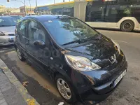 Usado Peugeot 107 68 CV (50 kW) 2008 Negro Utilitario