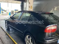 Usado Seat Leon Sport 110 CV (80 kW) 2003 Negro Utilitario