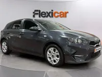 Usado Kia Ceed 136 CV (100 kW) 2023 Gris Utilitario