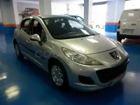 Usado Peugeot 207 75 CV (55 kW) 2011 Gris / plata Berlina